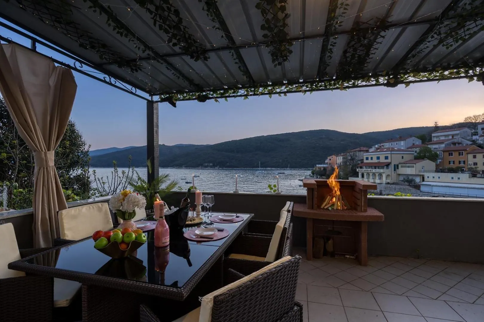 Riva Hotel Rabac Guest house